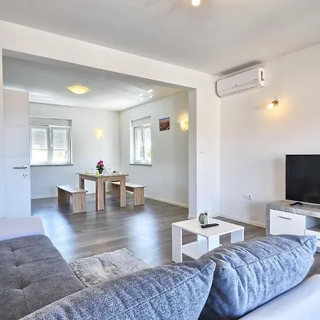 Apartment Alexandria