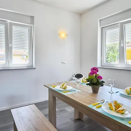 Alexandria Apartment