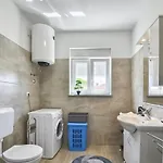 Alexandria Apartment Liznjan