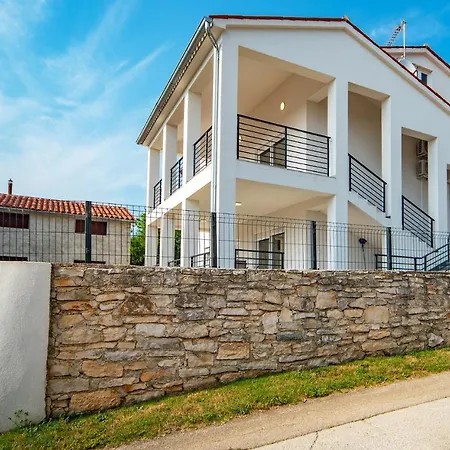 Alexandria Apartment